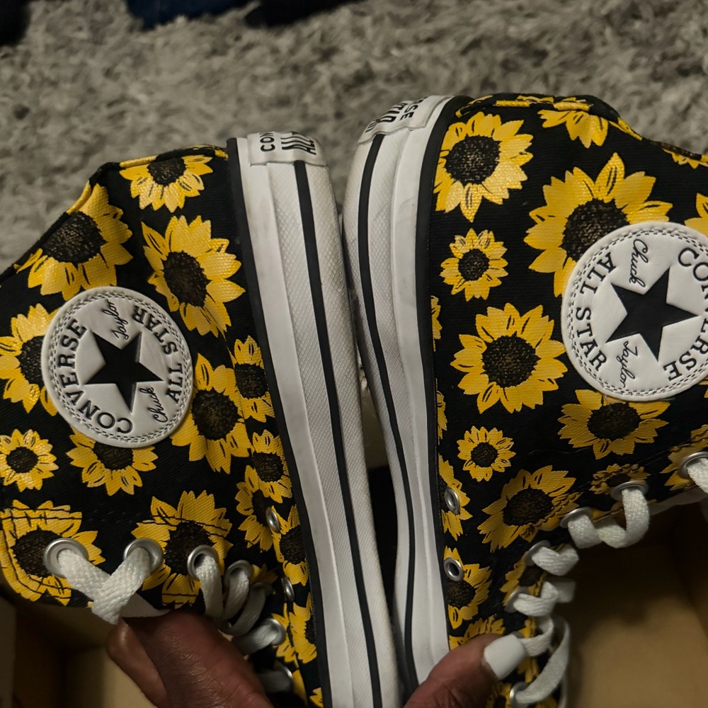 Converse All Star Black and Yellow Sunflower Sneakers Unisex 10W/8M - Picture 2 of 6